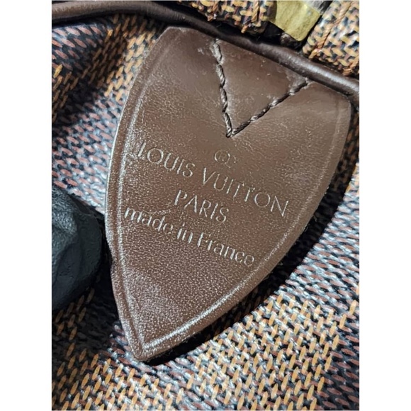 Authentic LOUIS VUITTON Damier Ebene Speedy 30 - Picture 8 of 11